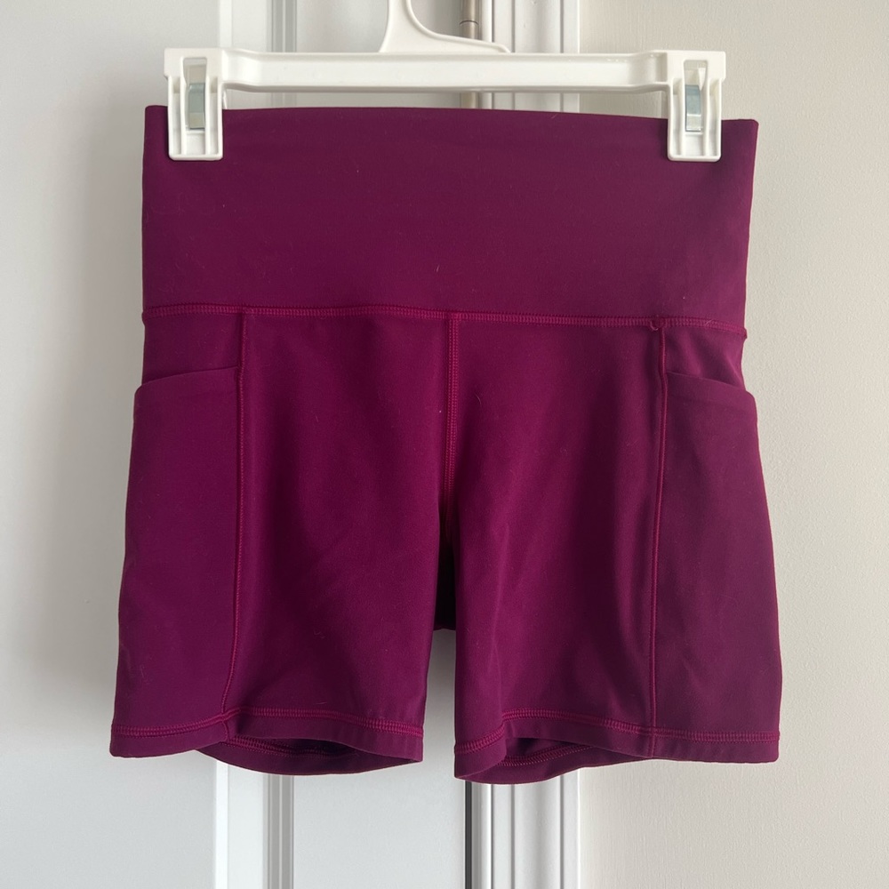 Athleta Salutation 5” Short